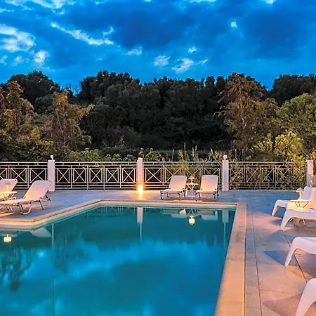 Costa Avithos ホテル 4*