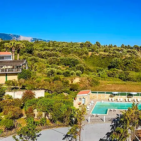 Costa Avithos ホテル