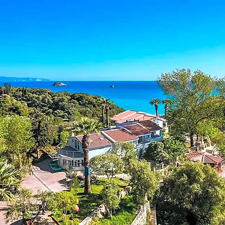 Costa Avithos ホテル