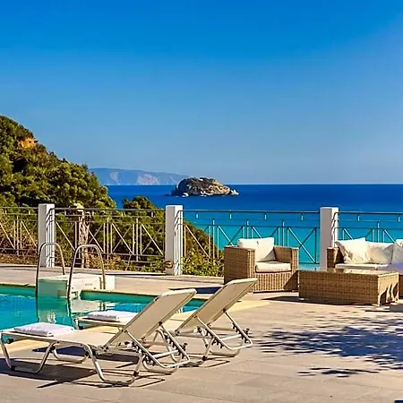 Costa Avithos ホテル 4*